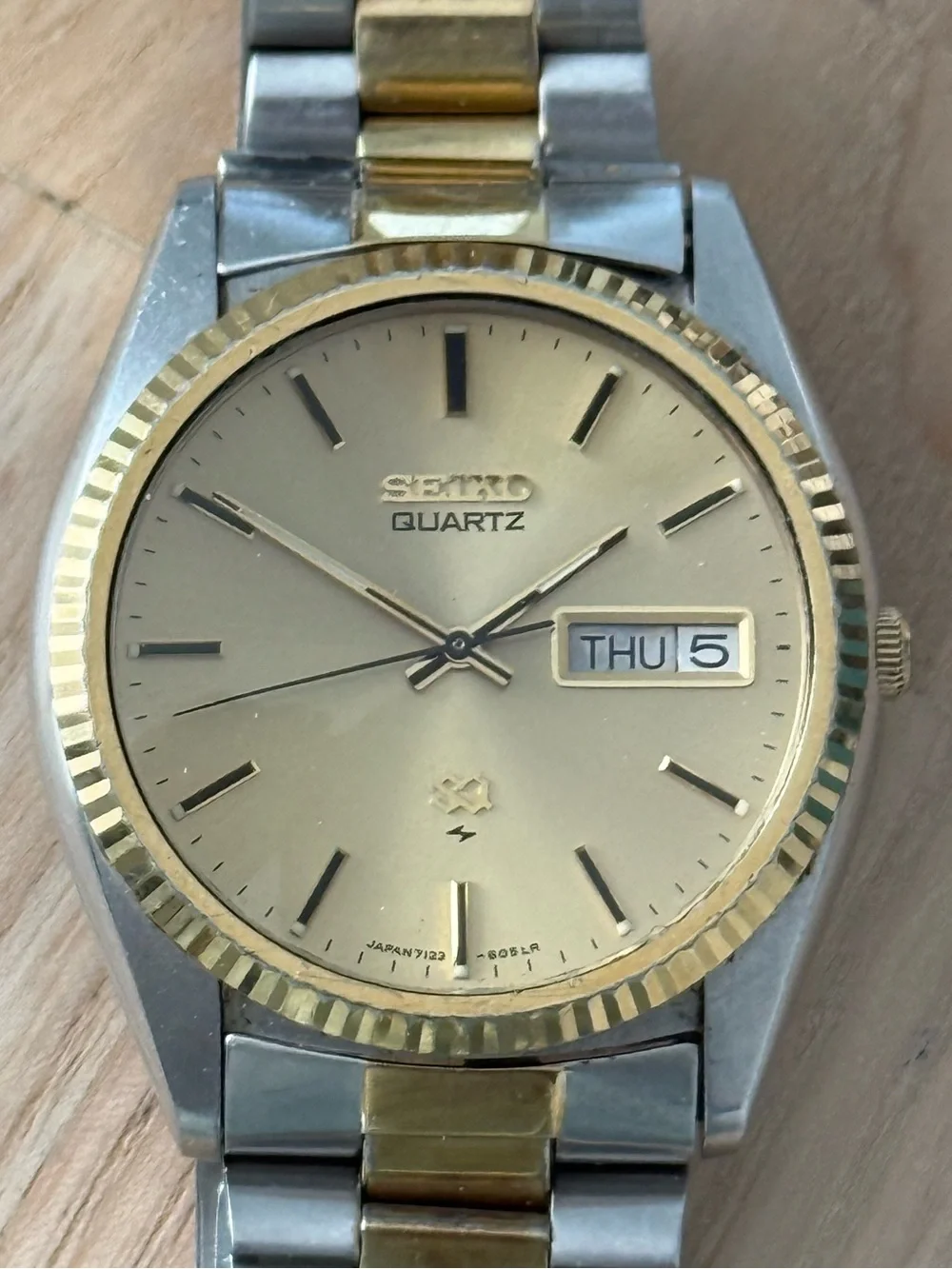 Seiko SQ Presidential Vintage Mens Watch Two-Tone Bracelet Case Date New Crystal